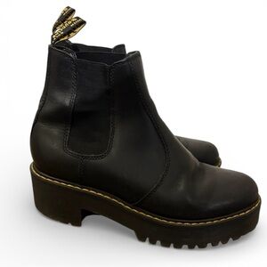 Dr. Martens Chelsea Boots – Black – Size 9 – EUC